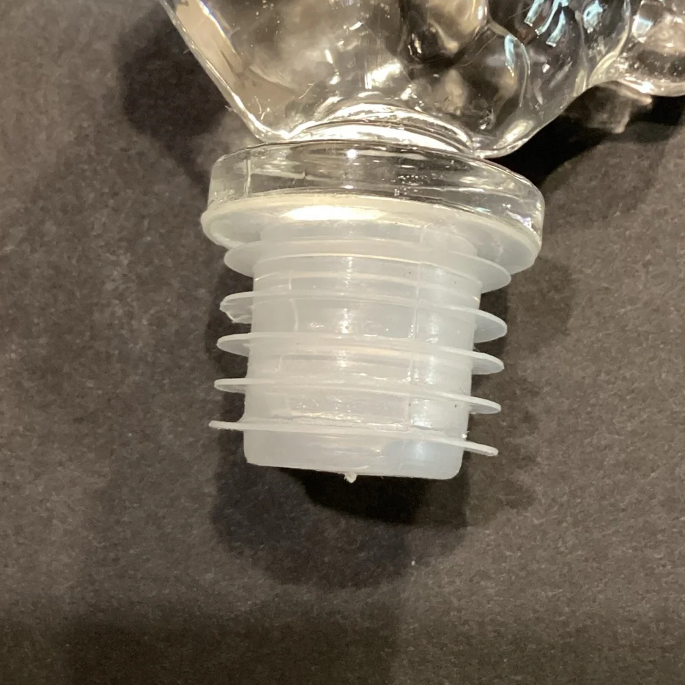 Clear Glass Fish Bottle Stopper - Decorative Aquarium Theme